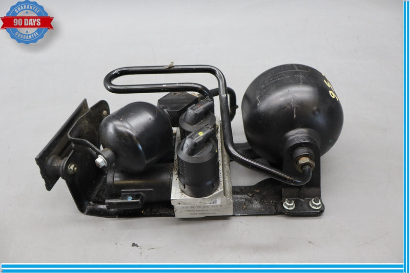 Load image into Gallery viewer, 03-06 Mercedes SL500 SL600 Rear Hydraulic Suspension Valve Block Oem
