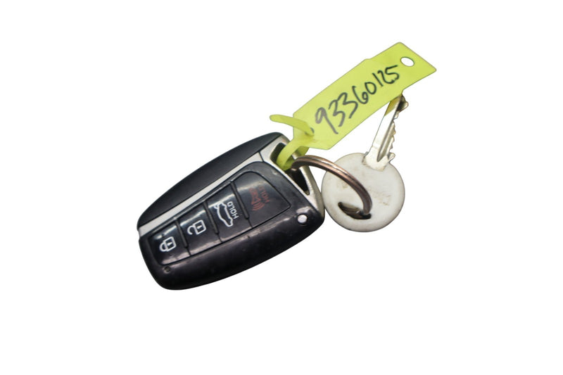 Load image into Gallery viewer, 15-16 Hyundai Genesis Smart Keyless Proximity Remote Fob 4-Button 95440B1210 Oem

