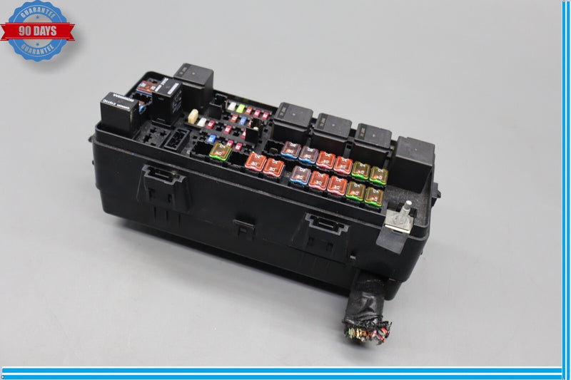 Load image into Gallery viewer, 14-20 Maserati Ghibli Engine Fuse Box Relay Block 670036281 Oem
