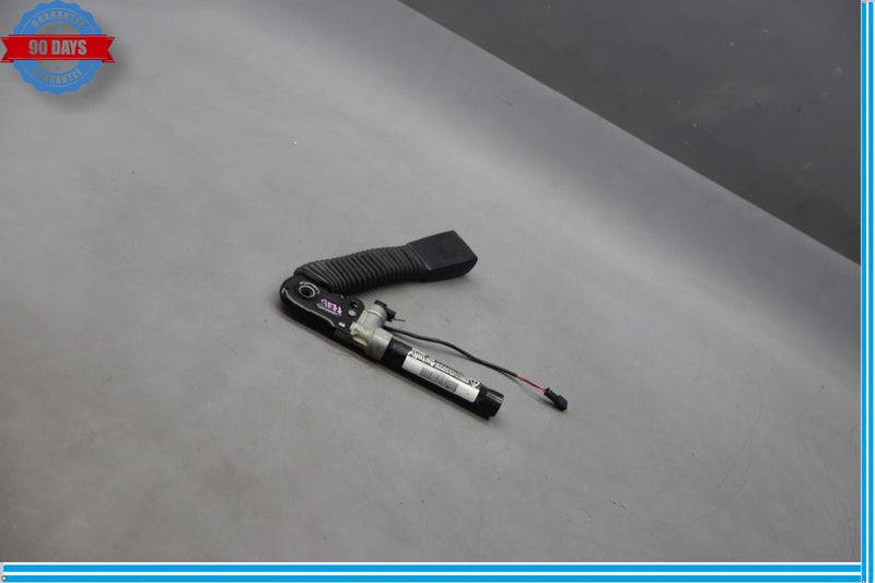 Load image into Gallery viewer, 10-15 BMW 740i 750Li xDrive Front Right Seatbelt Seat Belt Buckle Oem

