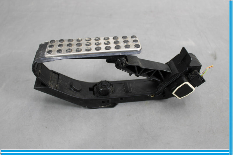 Load image into Gallery viewer, 06-09 Mercedes R230 SL550 SL500 Gas Accelerator Pedal Assembly Oem
