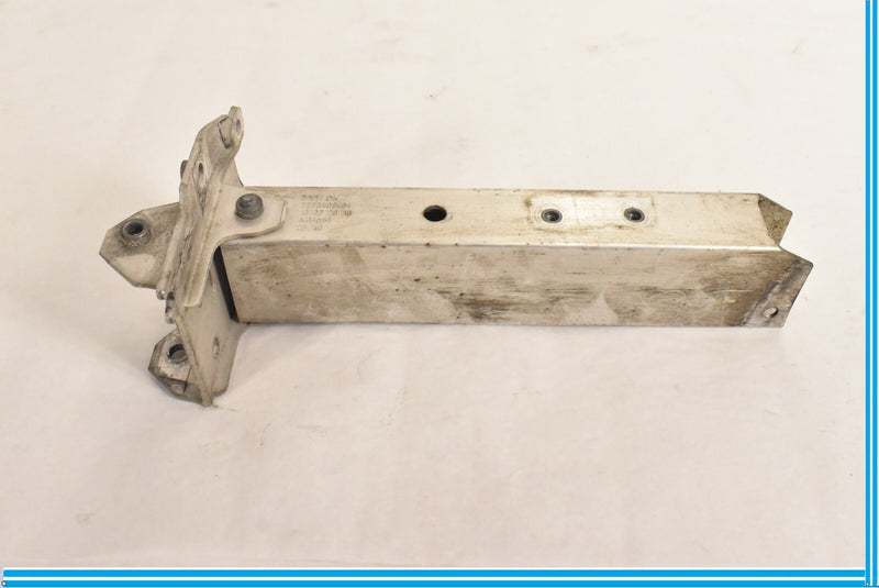 Load image into Gallery viewer, BMW RIGHT FRONT CARRIER ADAPTER PLATE F01 F07 F06 5 6 7 SERIES 7186514 09-2015
