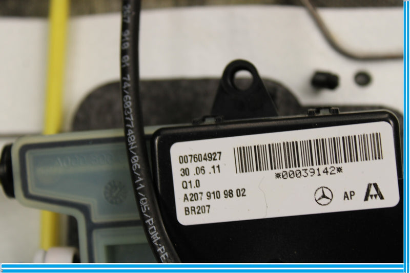 Load image into Gallery viewer, 10-17 Mercedes E350 E550 W207 Front Right Passenger Side Seat Cushion Upper Oem
