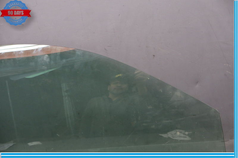 Load image into Gallery viewer, 98-03 Mercedes W210 E320 CLK320 Front Right Side Door Window Auto Glass Oem
