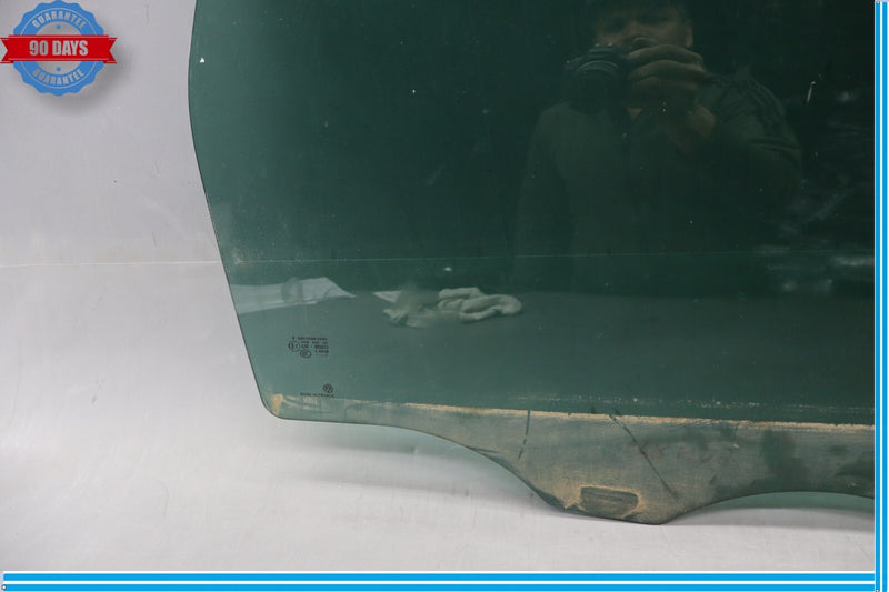 Load image into Gallery viewer, 11-17 Volkswagen Touareg Rear Right Passenger Side Door Window Auto Glass Oem
