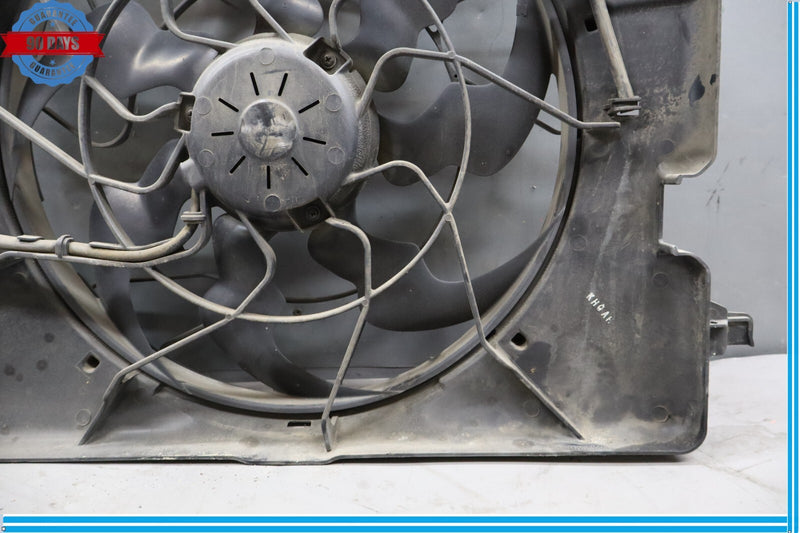Load image into Gallery viewer, 15-17 Hyundai Genesis Engine Motor Cooling Radiator Fan Assembly Oem
