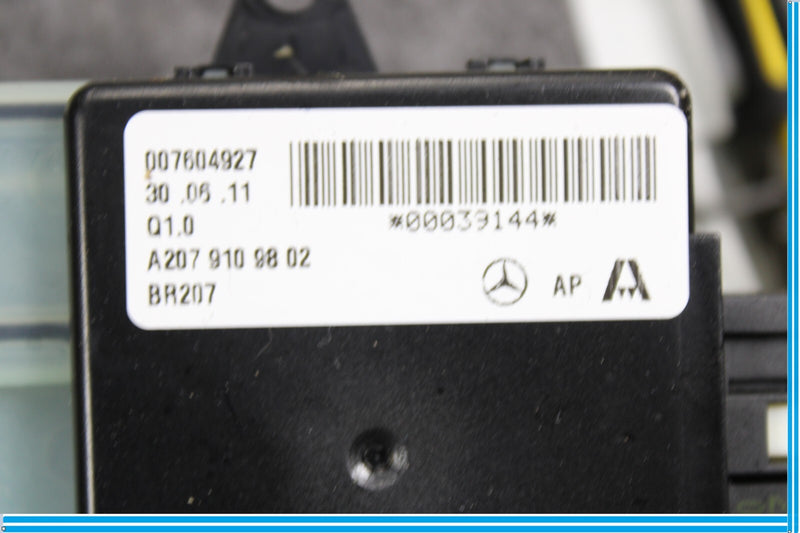 Load image into Gallery viewer, 10-17 Mercedes E350 E550 W207 Front Left Side Top Upper Seat Cushion Black Oem
