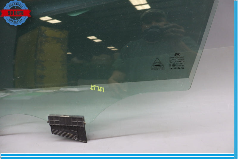 Load image into Gallery viewer, 15-16 Hyundai Genesis Front Left Driver Side Door Window Auto Glass Oem
