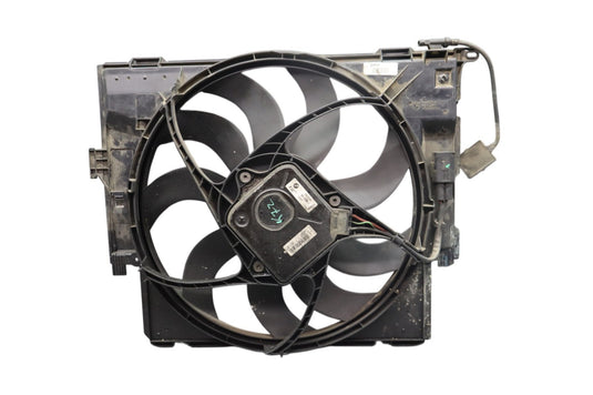 12-18 BMW 320i 328i F30 Front Radiator Cooling Fan Shroud Assembly 7640511 Oem