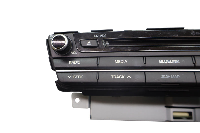 Load image into Gallery viewer, 115-20 Hyundai Genesis G80 AM FM Audio Radio Receiver CD Player 96560B14274 Oem
