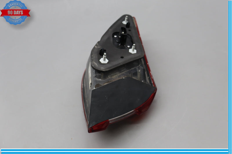 Load image into Gallery viewer, 14-20 Maserati Quattroporte SQ4 M156 Rear Right Side Outer Tail Light Lamp Oem
