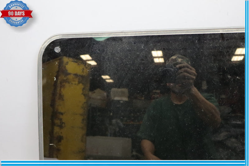 Load image into Gallery viewer, 08-14 Mercedes W204 C350 C250 Sunroof Sun Roof Glass Panel Assembly Oem
