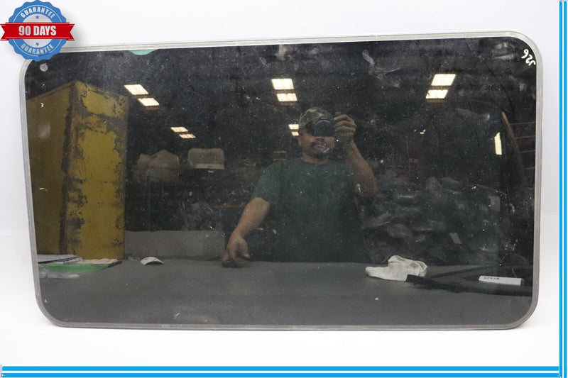 Load image into Gallery viewer, 08-14 Mercedes W204 C350 C250 Sunroof Sun Roof Glass Panel Assembly Oem
