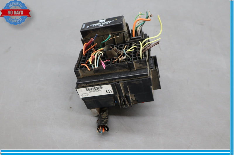 Load image into Gallery viewer, 03-07 HUMMER H2 Turn Signal Lamp Fuse Box Relay Junction Block  W/ Bracket Oem
