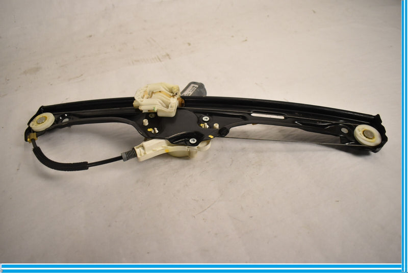 Load image into Gallery viewer, 2007 - 2013 BMW X5 E70 REAR RIGHT PASSENGER SIDE WINDOW REGULATOR W/ MOTOR OEM

