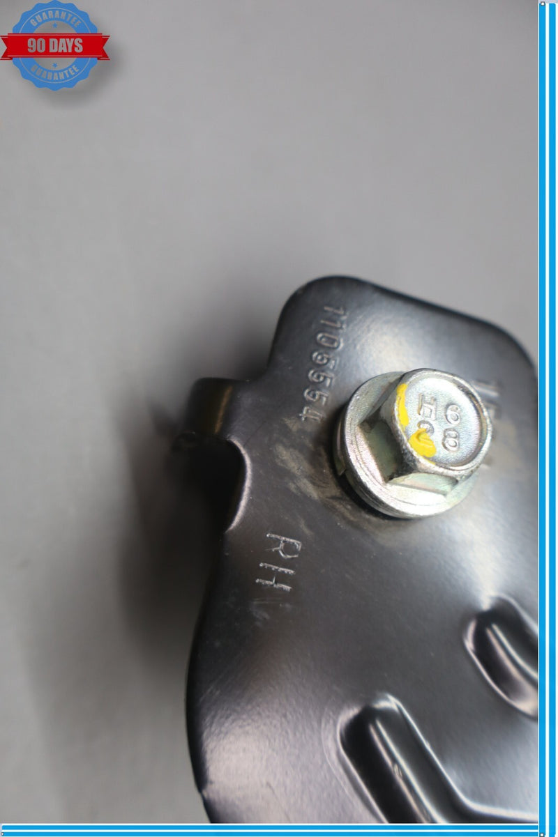 Load image into Gallery viewer, 15-20 Hyundai Genesis Rear Right Side Seat Belt Retractor 89820B1500 Oem
