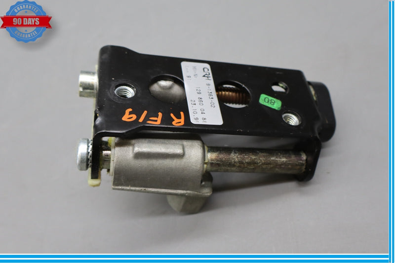 Load image into Gallery viewer, 96-02 Mercedes R129 SL500 SL320 Front Right Seat Headrest Adjust Motor Oem
