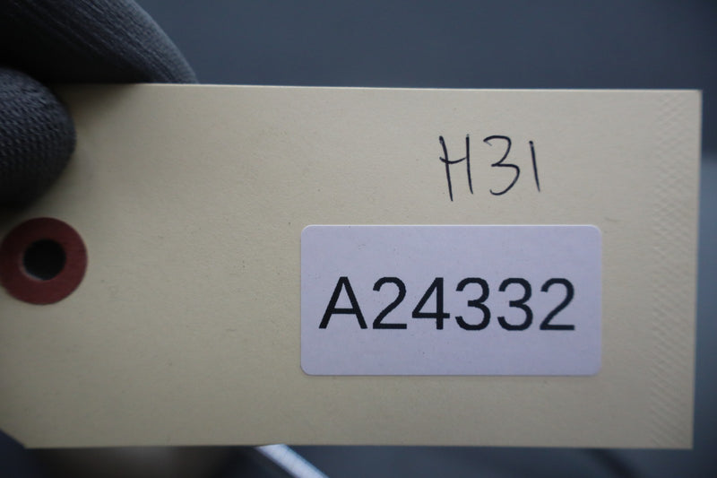 Load image into Gallery viewer, 10-16 Mercedes E350 E550 W212 Front Right Or Left Side Head Rest Headrest Oem
