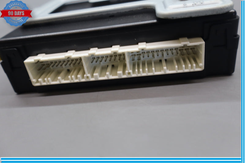 Load image into Gallery viewer, 11-13 Hyundai Equus SIG Body Control Module BCM Unit 95400-3N101 Oem
