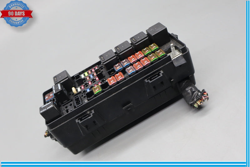 Load image into Gallery viewer, 14-20 Maserati Ghibli Engine Fuse Box Relay Block 670036281 Oem
