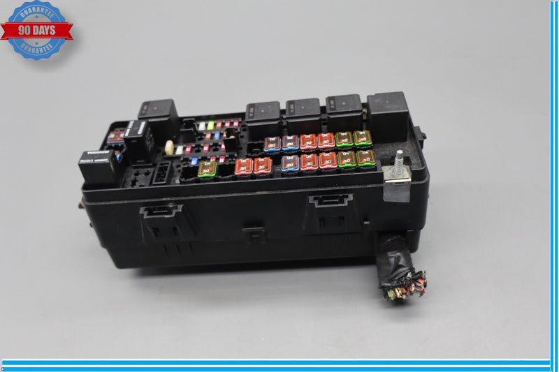 Load image into Gallery viewer, 14-20 Maserati Ghibli Engine Fuse Box Relay Block 670036281 Oem
