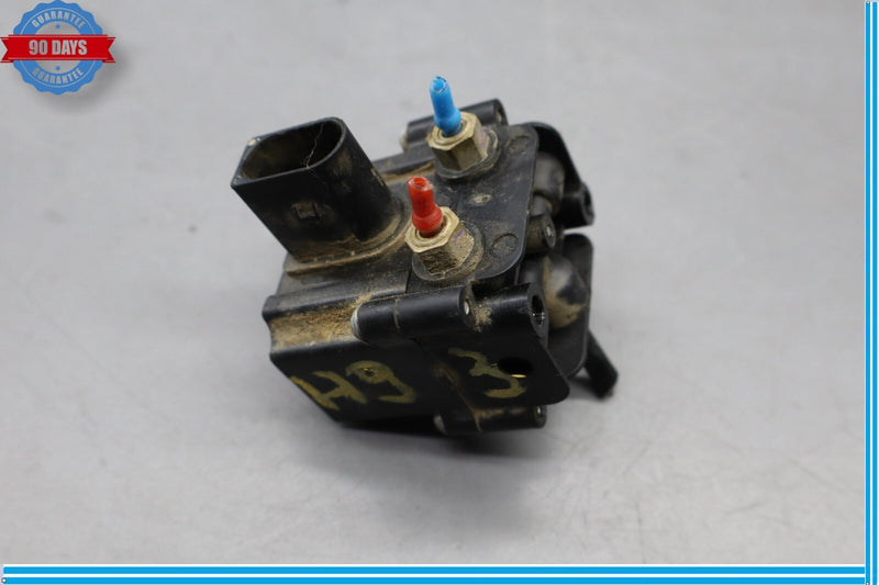 Load image into Gallery viewer, 10-13 BMW  535i GT xDrive Air Suspension Air Transfer Relief Valve Block Oem
