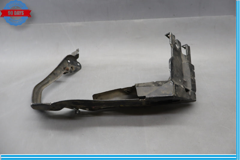 Load image into Gallery viewer, 07-13 Mercedes  W221 S550 S450 Front Right Side Support Headlight Bracket Oem
