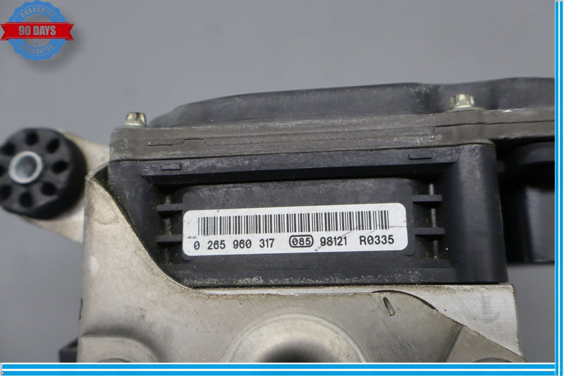 Load image into Gallery viewer, 09-15 BMW 750i 750Li F01 F02 ABS Anti Lock Brake Pump 0265960424 Oem

