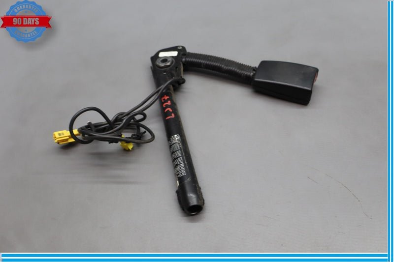Load image into Gallery viewer, 07-09 Mercedes CLS550 W219 Front Left Side Seat Belt Buckle A2118601969 Oem
