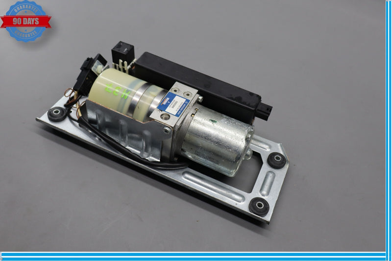 Load image into Gallery viewer, 03-12 Mercedes R230 SL500 Convertible Top Hydraulic Pump Motor Oem

