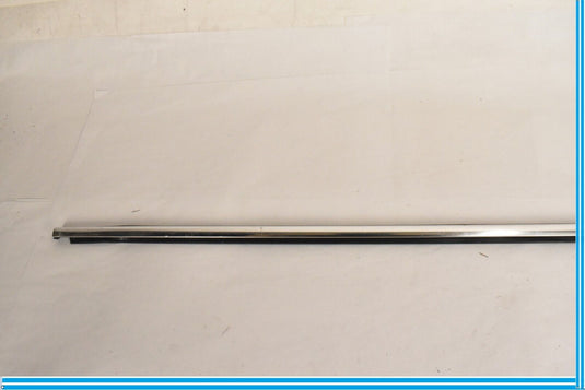 2011-2018 VW TOUAREG - Front Right Outer DOOR Window SEAL / TRIM