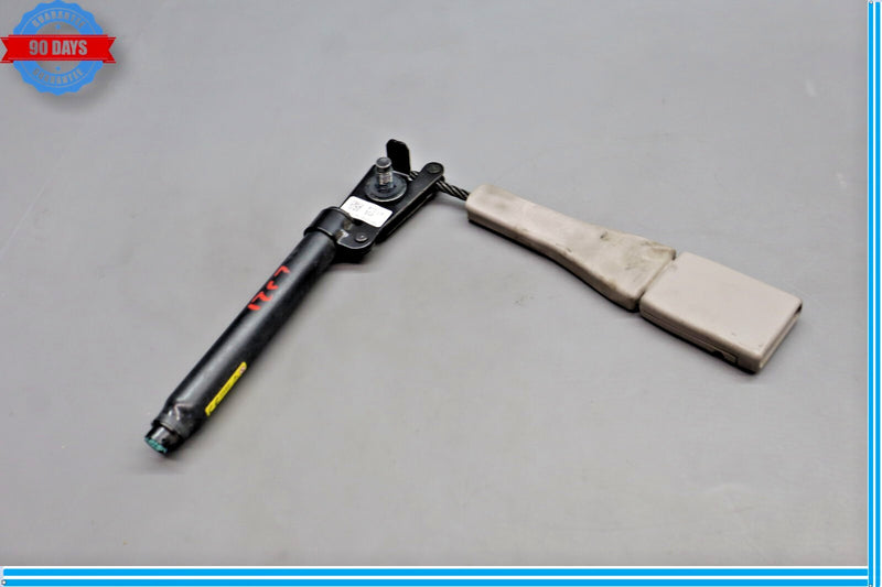 Load image into Gallery viewer, 15-20 Hyundai Genesis Front Left Side Seat Belt Seatbelt Buckle Oem

