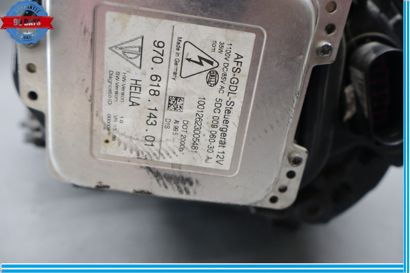 Load image into Gallery viewer, 10-13 Porsche Panamera Front Right Passenger Side Headlight Lamp Xenon Oem
