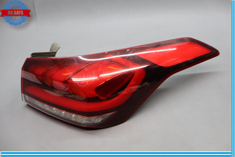 Load image into Gallery viewer, 15-17 Hyundai Genesis G80 Rear Right Side Outer Tail Light Lamp Assembly Oem
