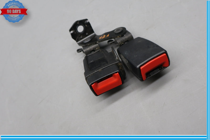 Load image into Gallery viewer, 12-18 Audi A6 Rear Seatbelt Double Buckle Receiver 4G0857739 Oem
