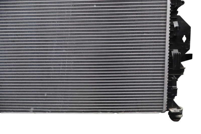 Load image into Gallery viewer, 08-17 LR Range Rover Evoque L538 Engine Cooling Radiator Assembly 6G918005FD Oem
