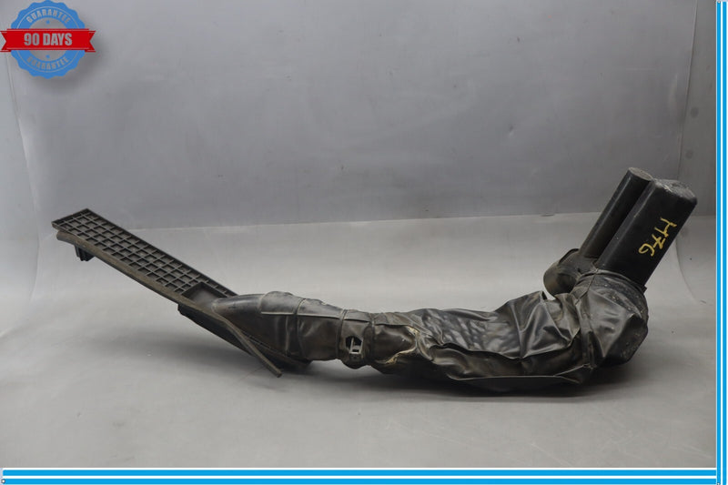 Load image into Gallery viewer, 10-16 Buick LaCrosse CXL Front Inlet Intake Air Duct Deflector 25998536 Oem
