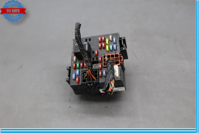 Load image into Gallery viewer, 03-07 HUMMER H2 Turn Signal Lamp Fuse Box Relay Junction Block  W/ Bracket Oem
