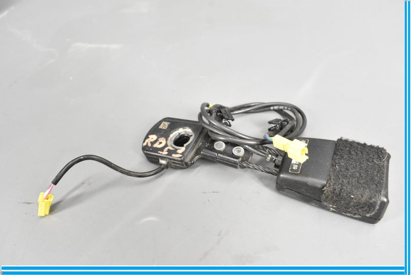 Load image into Gallery viewer, 10-17 Mercedes E550 E350 W207 Front Right Seat Belt Buckle Coupe A2078600269 Oem
