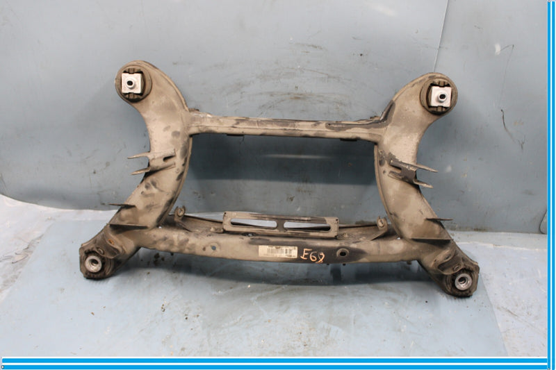 Load image into Gallery viewer, 10-16 Mercedes W212 E350 RWD REAR SUBFRAME CROSSMEMBER OEM 2123506704
