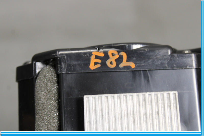 Load image into Gallery viewer, 11-12 Porsche Cayenne Instrument Cluster Speedometer Gauge Oem
