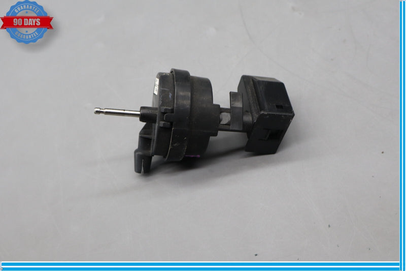 Load image into Gallery viewer, 03-06 Mercedes R230 SL500 Rear Fuel Tank Filler Panel Actuator Oem
