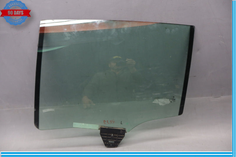 Load image into Gallery viewer, 10-16 Porsche Panamera Rear Left Driver Side Door Window Auto Glass Oem
