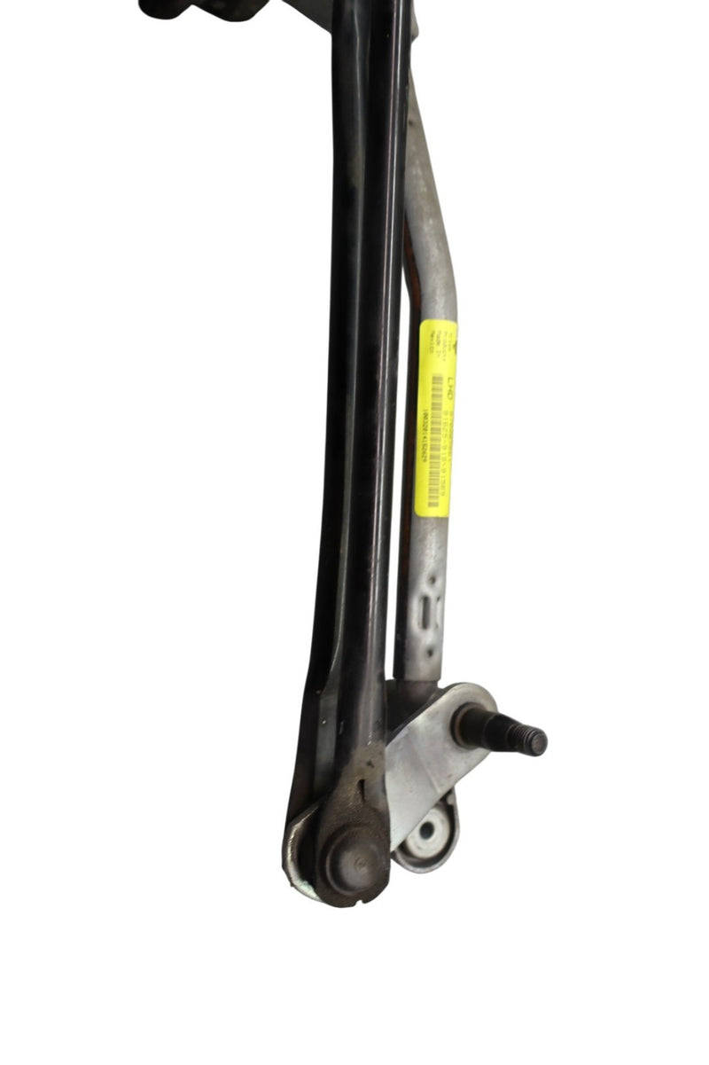 Load image into Gallery viewer, 14-20 Maserati Ghibli M157 Front Windshield Wiper Motor Linkage 670007561 Oem
