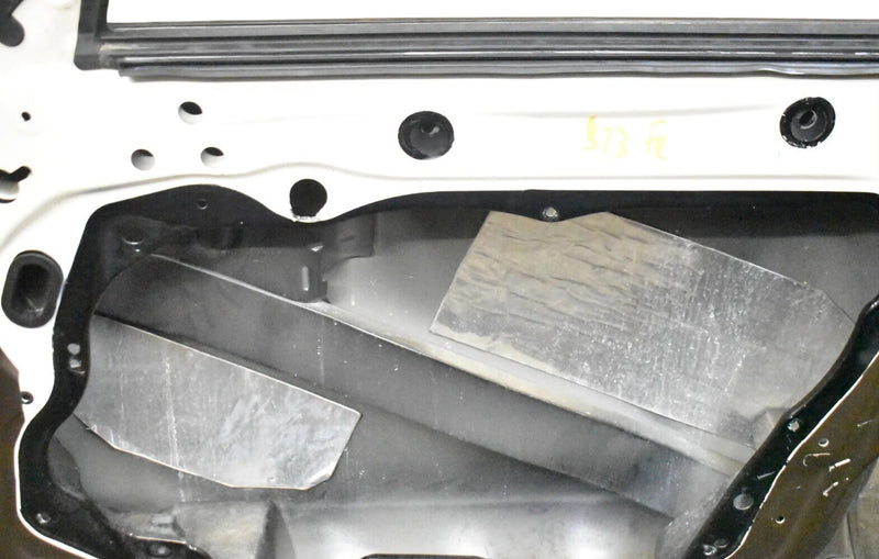 Load image into Gallery viewer, 12-18 Mercedes CLS550 CLS400 Front Right Passenger Door Shell 2187201605 OEM
