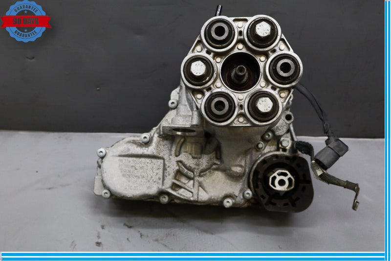 Load image into Gallery viewer, 11-13 BMW F10 535i GT xDriver Automatic Transmission Transfer Case Carrier Oem
