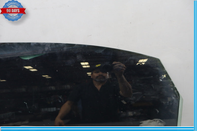 Load image into Gallery viewer, 11-16 Hyundai Equus Rear Left Driver Side Door Window Auto Glass Panel Oem
