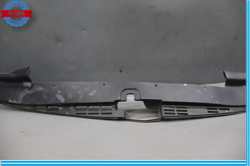 Load image into Gallery viewer, 11-16 Hyundai Equus Radiator Grille Upper Cover Panel 863623N000 Oem
