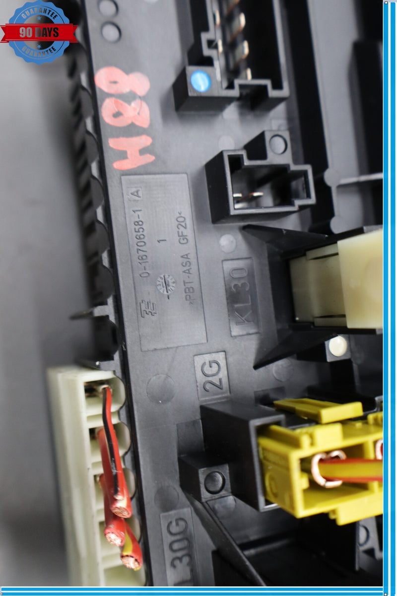 Load image into Gallery viewer, 10-18 Mercedes W218 CLS550 E350 E400 Rear SAM Fuse Box Relay Control Oem
