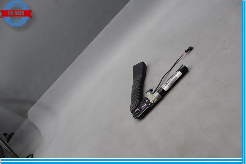 Load image into Gallery viewer, 10-15 BMW 740i 750Li xDrive Front Right Seatbelt Seat Belt Buckle Oem
